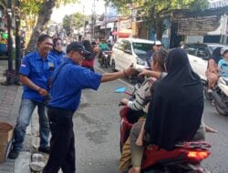 PWI Pokja Walikota Jakarta Utara dan Family Max Bagikan Ratusan Takjil di Rawabadak Selatan