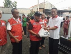 PMI Cilacap Salurkan 162 Paket Sembako untuk Warga Kurang Mampu Jelang Lebaran