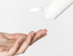 Indonesia’s Facial Cleanser Market Soars with 212.35% YoY Growth in Q4 2024