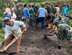 Wanita Tangguh dari Kahyangan, Gugah Semangat Satgas TMMD Kodim Magelang Wujudkan Mimpi Warga