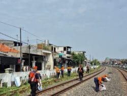 KAI Daop 8 Selenggarakan Bersih Lintas Jalur KA Antara Stasiun Surabaya Pasar Turi – Stasiun Kandangan