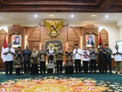 Bupati dan Wabup Sidoarjo Ikuti Halal bi Halal dengan Gubernur dan Wagub Jatim