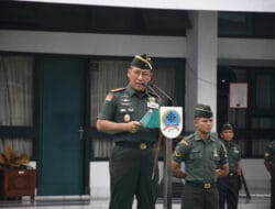 Ikuti Upacara 17, Prajurit dan PNS Korem 072/Pamungkas Dengarkan Sambutan Panglima TNI 