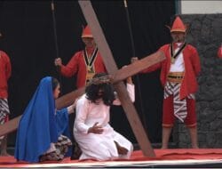 Peringatan Jumat Agung, Gereja Santo Antonius Gelar Visualisasi Jalan Salib