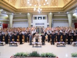 Bupati Jember Muhamad Fawait Serahkan 228 SK CPNS 