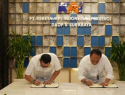 Tingkatkan Sinergitas, KAI Daop 8 Surabaya Teken MoU Dengan Sekretaris DPRD Provinsi Jawa Timur