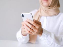 Cara Buat Pelanggan “Rusuh” Membeli Lewat Strategi FOMO Marketing