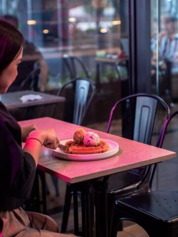 Jalan-jalan Plus Banyak Kejutan di Hublife