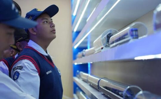 CRRC Sifang Ajak Siswa SMP dan Komunitas Kereta Api Mengenal Teknologi Transportasi Masa Depan