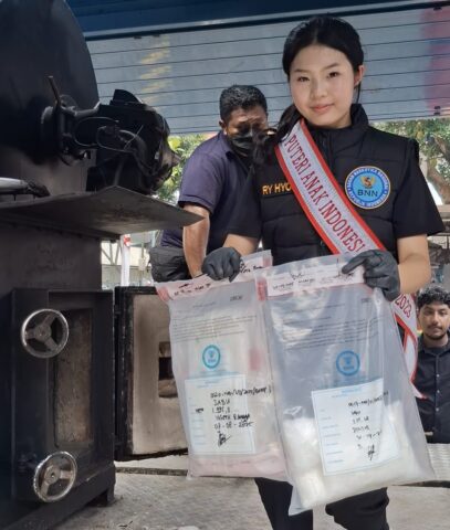 Puteri Anak Indonesia Budaya 2023 Ry Hyori Dermawan Ikut Serta dalam Pemusnahan Barbuk di BNN