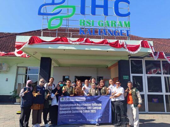 FK Unair Dampingi Pelaksanaan Outbreak Response Immunization (ORI) Campak di Sumenep