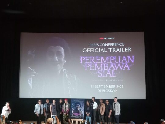 Trailer dan Poster Perempuan Pembawa Sial Dirilis, Tayang 18 September 2025