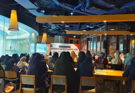 Menjadi Pengusaha Muslimah Tangguh, Bisnis Jalan Keluarga Aman