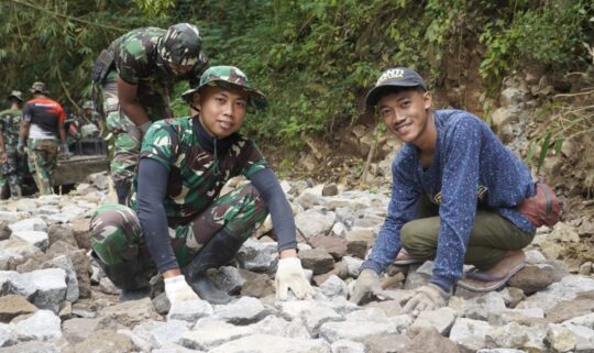 Sinergi TNI dan Masyarakat dalam Pembangunan