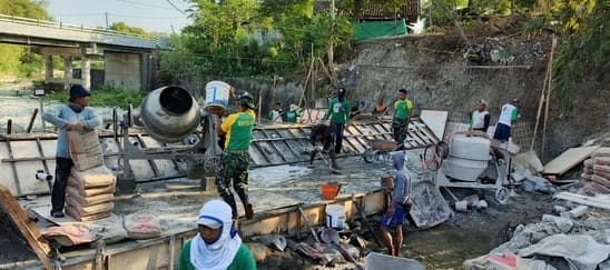 Bersama Membangun Harapan: Cerita Di Lereng Temayang, TMMD ke-125 Menyapa Warga Soko