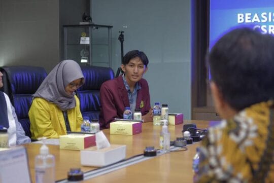 Rendahnya Akses Pendidikan Tinggi, BRI Danareksa Sekuritas Salurkan Beasiswa untuk Dukung Pemerataan Pendidikan di Indonesia