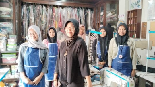Ariesanthi_design Genap 17 Tahun, Konsisten Cetak Generasi Kreatif