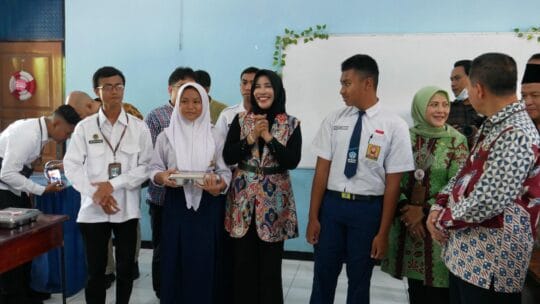 Wabup Sidoarjo Kunjungi Dua Sekolah Sekaligus, Pastikan Menu MBG Aman Dikonsumsi