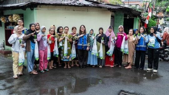 PT Jasamarga Tollroad Maintenance Merayakan HUT ke-37 dengan Bagikan 370 Paket Ramah Lingkungan