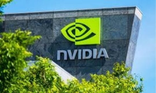 Truist Upgrade & Adopsi Hyperscaler Dorong AMD Tantang Dominasi Nvidia