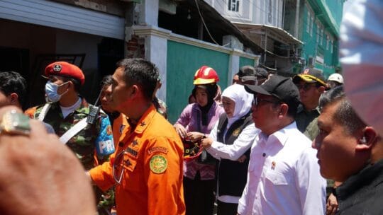 Wali Santri Sepakati Evakuasi Korban Reruntuhan Mushola Pondok Pesantren Al-Khoziny Dengan Alat Berat