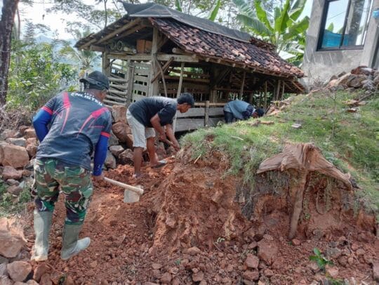 Program TMMD 126 Kodim 0801/Pacitan Menyasar Pada Pembuatan Kamar Mandi Mushola Nurul Huda