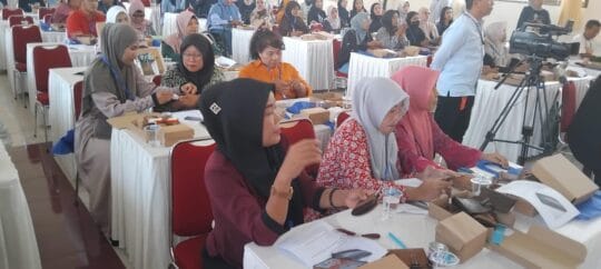 Sulap Difabel Melalui Pelatihan Olah Gedebog Pisang