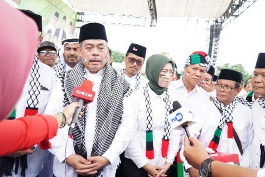 Dari Lahat, Bendera Persaudaraan untuk Palestina Membentang 1,5 Kilometer