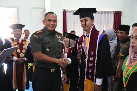 Kepada 124 Wisudawan Unmer Madiun, Pangdam Tekankan Ukuran dari Keberhasilan