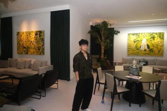 Jejak Atreyu Moniaga di Art Jakarta 2025: Sebuah Perayaan Refleksi dan Regenerasi Seni