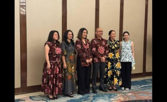 Rayakan Hari Batik Nasional, BRI-MI Wujudkan Harmoni Budaya dan Investasi Bersama Amanda Hartanto