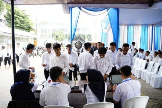 Ribuan Peserta Ikuti Tahapan Seleksi Kesehatan Rekrutmen KAI Divre IV Tanjungkarang Tahun 2025