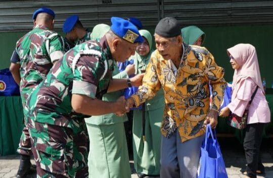 TNI Hadir dan Peduli: Denpom V/1 Madiun Tebar Kepedulian Lewat Bansos
