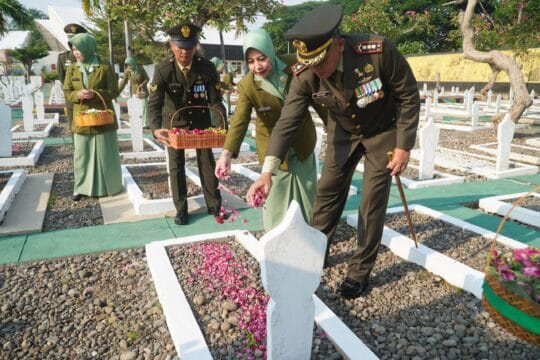 Ziarah dan Baksos, Warnai Peringatan HUT ke-80 TNI di Madiun