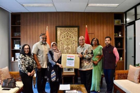 India Perkuat Solidaritas Kemanusiaan dengan Indonesia Melalui Bantuan Kapsul Prussian Blue