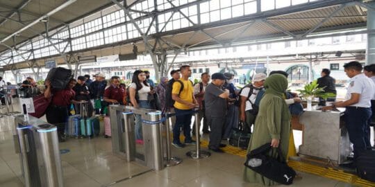 Daop 1 Jakarta Buka Penjualan Tiket Libur Panjang Natal 2025 dan Tahun Baru 2026