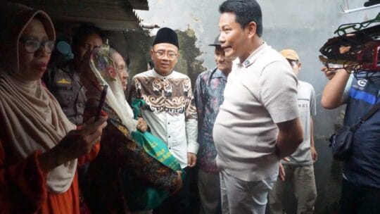 Bupati Sidoarjo Pastikan Bantuan Renovasi untuk Tiga Rumah Segera