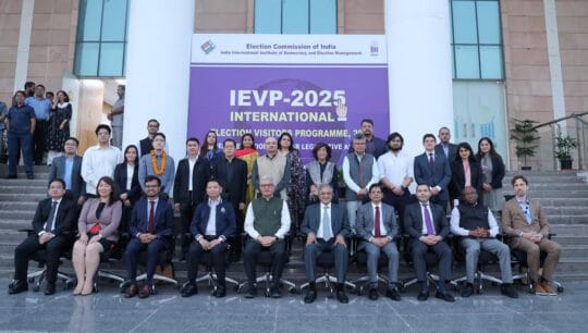 India dan Indonesia Perkuat Kerja Sama Demokrasi Melalui Program Pemantau Pemilu Internasional 2025