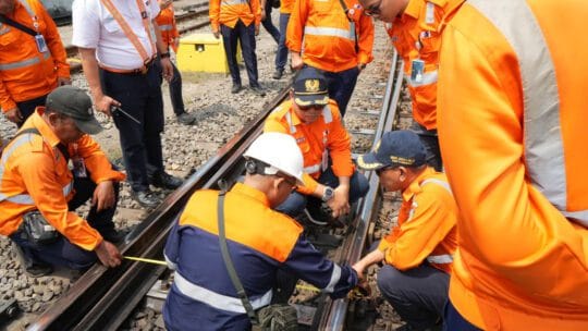 KAI Daop 8 Surabaya Pastikan Keandalan Prasarana Jalan Rel dan Jembatan untuk Keselamatan dan Kelancaran Nataru 2025/2026