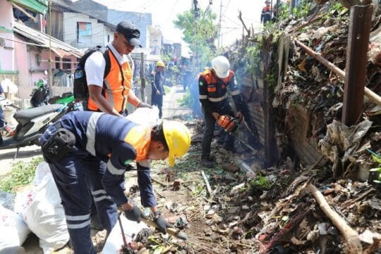 KAI Daop 1 Jakarta Tindak Lanjuti Laporan Warga Terkait Potensi Longsor di Ruang Manfaat Jalur Kereta Api Menteng
