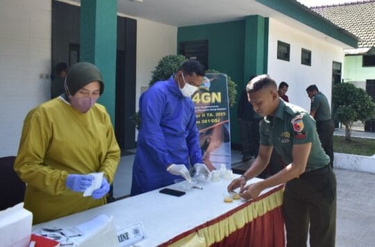 Puluhan Personel Korem 081/DSJ Jalani Tes Urine