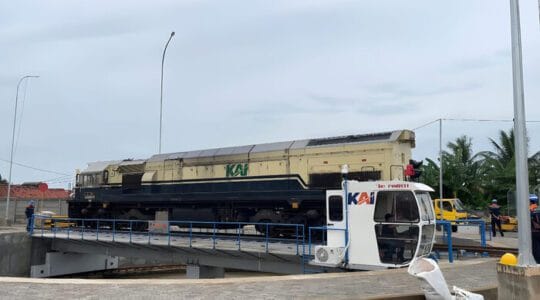 Jalur Putar: Mempermudah Jarak Pandang Masinis untuk Keamanan Perjalanan Kereta Divre III Palembang