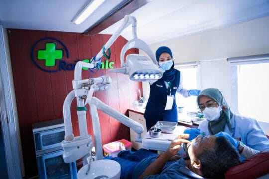 Rail Clinic dan Rail Library Hadir di Berbagai Daerah, Layani Ribuan Warga Sepanjang 2025