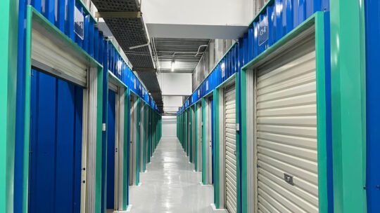 Barang Menumpuk Jadi Masalah Baru di Kota Besar, Solusinya Hadir dari Ruang yang Sering Diabaikan