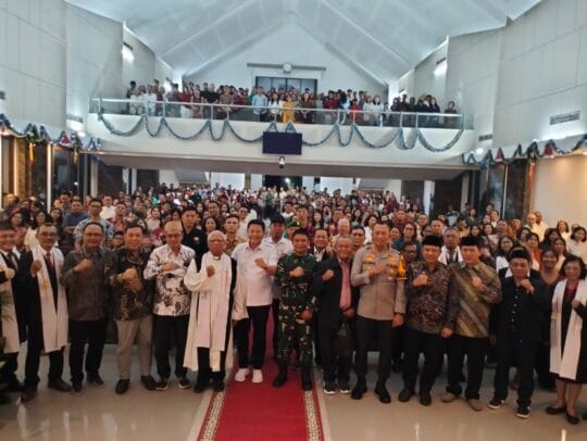 Rasa Aman di Malam Natal, Bupati Sidoarjo bersama Forkopimda Sidoarjo Kunjungi Gereja