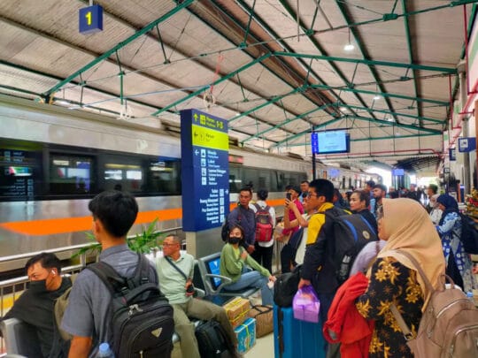 KAI Daop 7 Madiun Catat 5 Stasiun Terbanyak Layani Penumpang di Awal Angkutan Nataru 2025/2026 Semakin Melayani Mobilitas Masyarakat di Jawa Timur