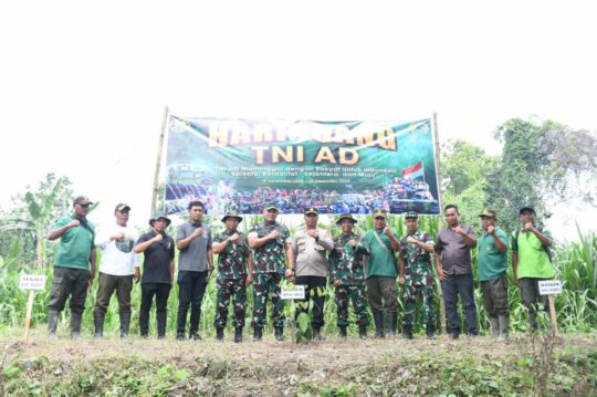 Cegah Banjir di Dusun Kebonduren, Korem 081/DSJ Perkuat Tanggul dengan Penghijauan