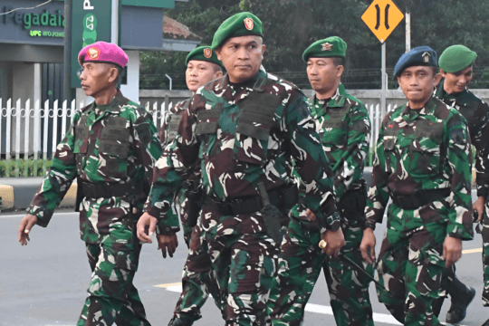 Danrem 081/DSJ Iringi Peleton Yudha Wastu Pramuka Jombang-Trowulan