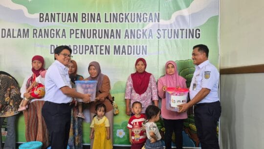 KAI Daop 7 Madiun Hadir untuk Generasi Sehat, Salurkan Bantuan TJSL Rp57,5 Juta Dukung Penurunan Stunting di Kabupaten Madiun