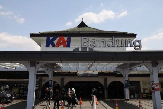 Stasiun Bandung Jadi Jantung Perekonomian Jawa Barat dan Pusat Integrasi Antar Moda